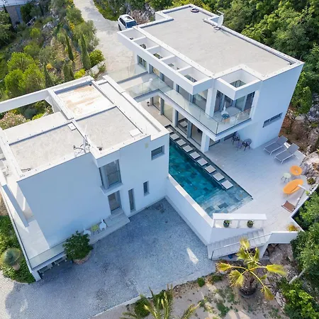 Vila The Oscar Baška